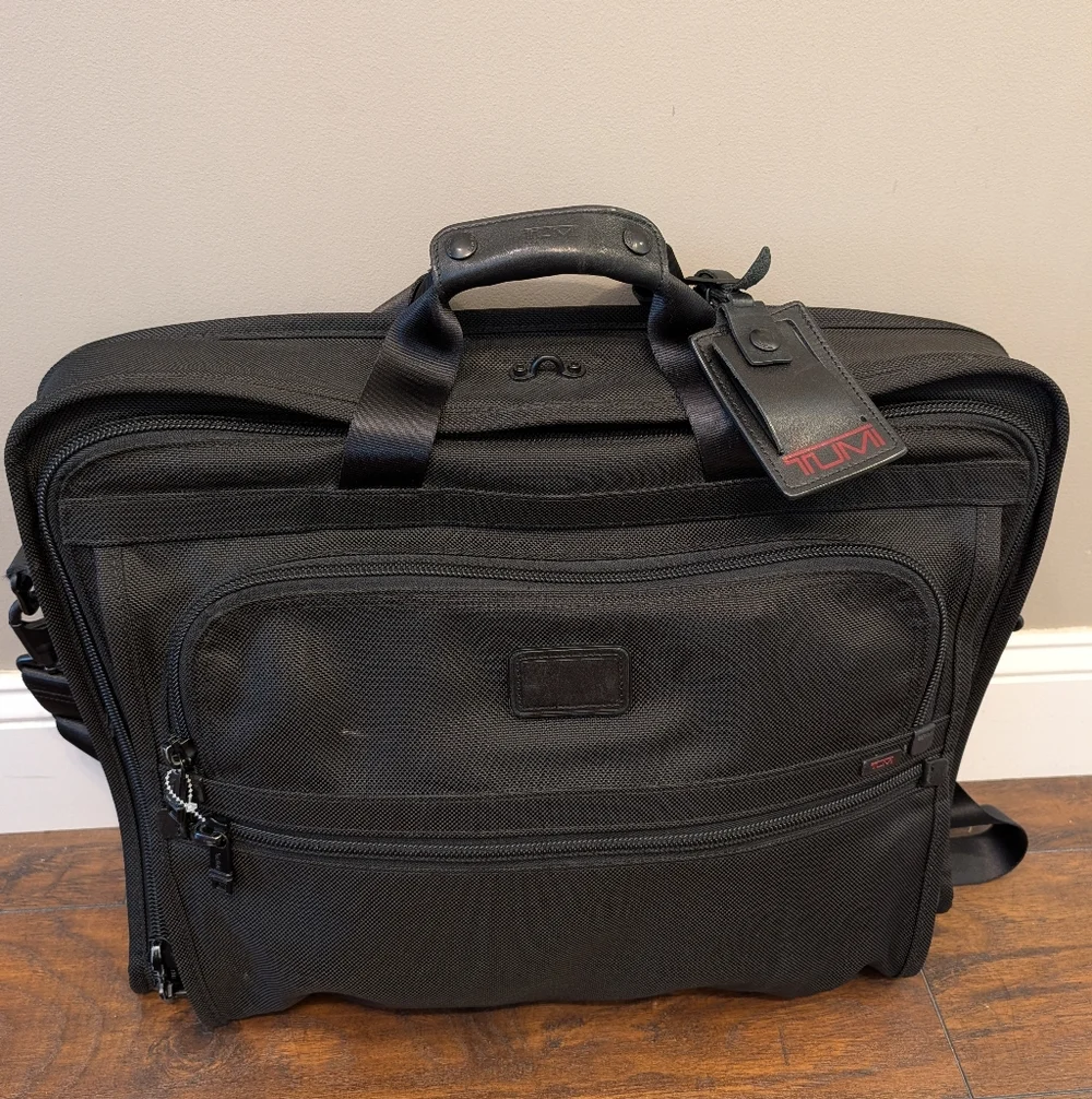🖤 Vintage TUMI Alpha Nylon Professional Hangable Multipocket Garment Bag, Black